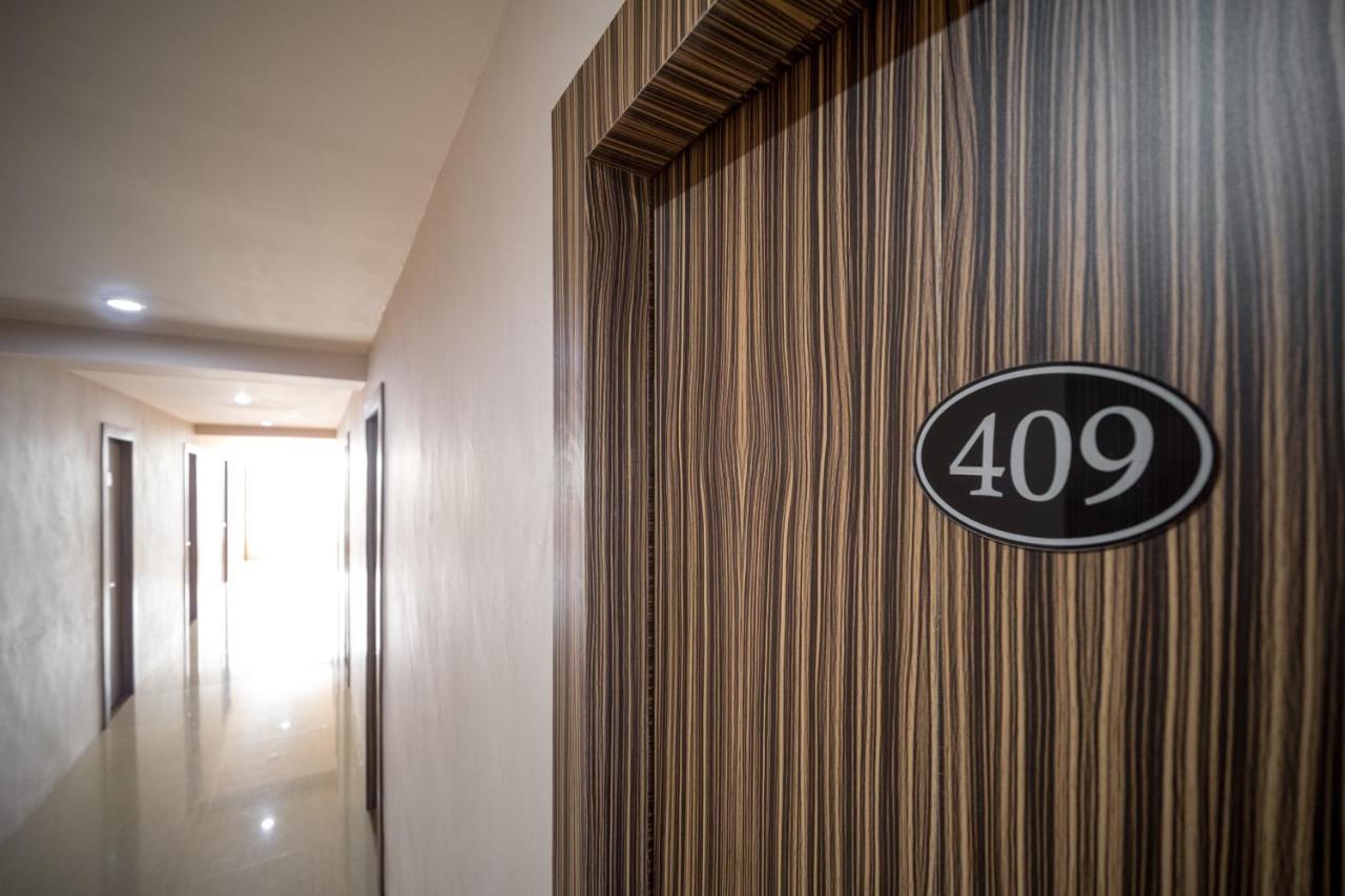 Oyo 291 Medan City Syariah Exteriör bild