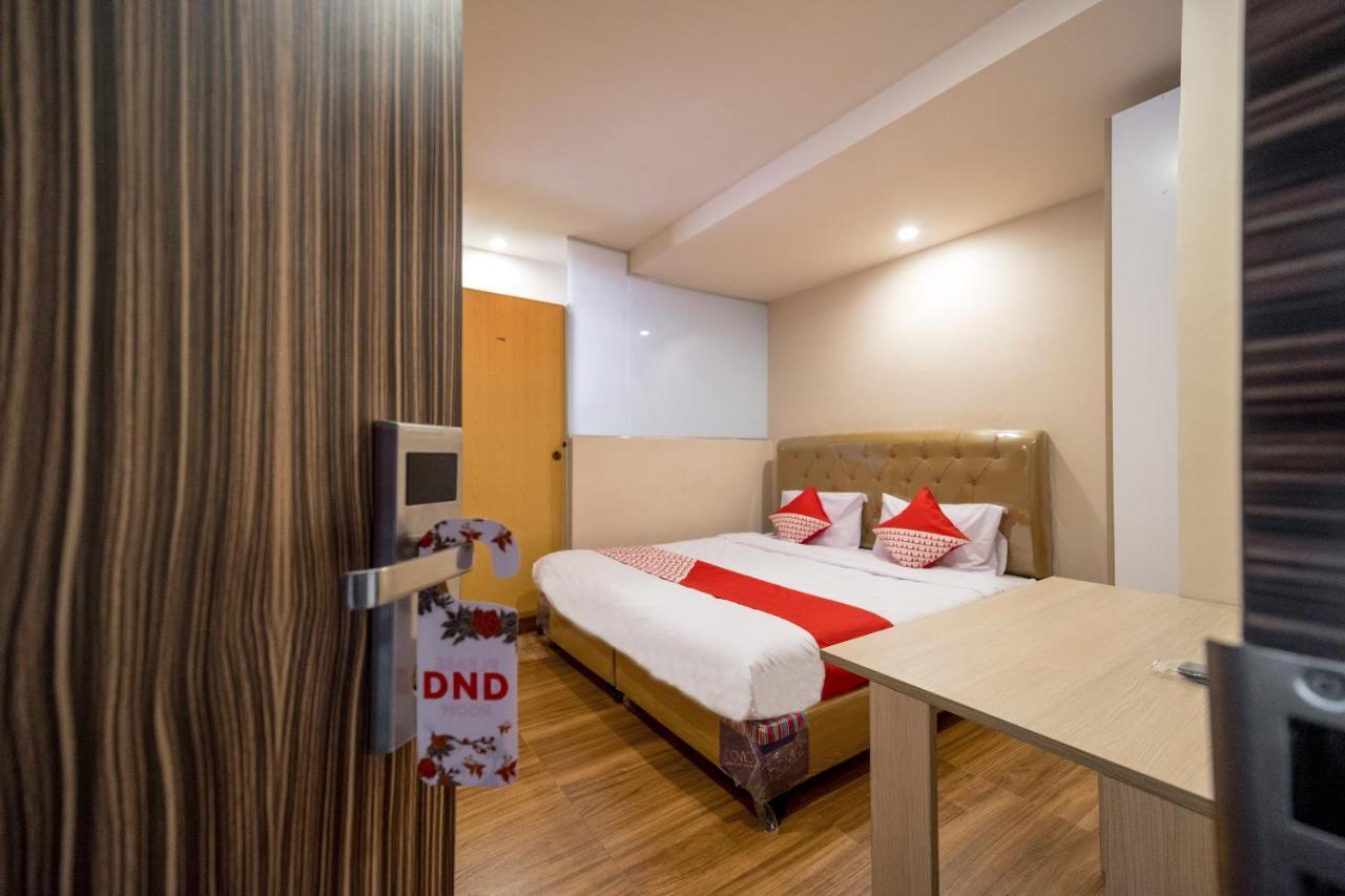 Oyo 291 Medan City Syariah Exteriör bild